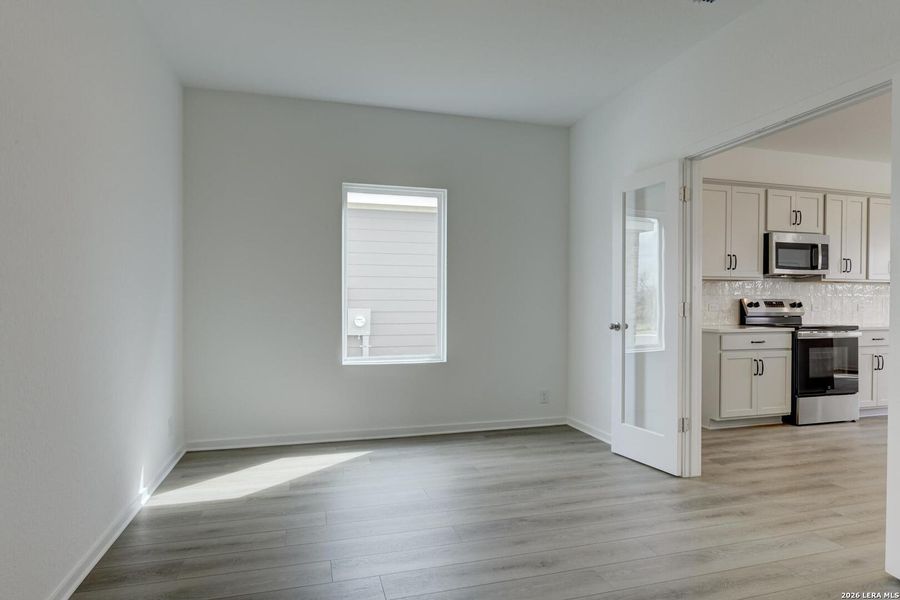 Spacious, unfurnished interior of a new home in Hennersby Hollow, San Antonio (Image 25). Spacious, unfurnished interior of a new home in Hennersby Hollow, San Antonio (Image 25).