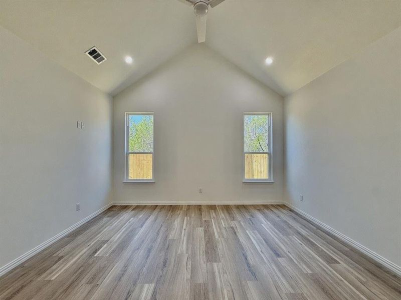 Spacious, unfurnished interior of a new home in , Granbury (Image 28). Spacious, unfurnished interior of a new home in , Granbury (Image 28).