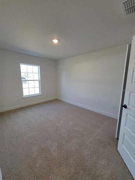 Spacious, unfurnished interior of a new home in , Ocala (Image 14).