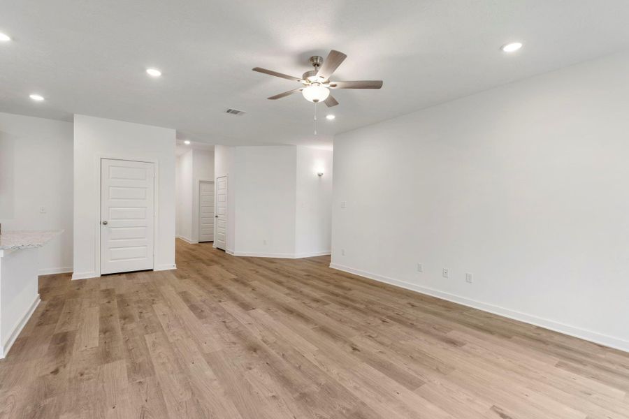 Spacious, unfurnished interior of a new home in , Huntsville (Image 23).