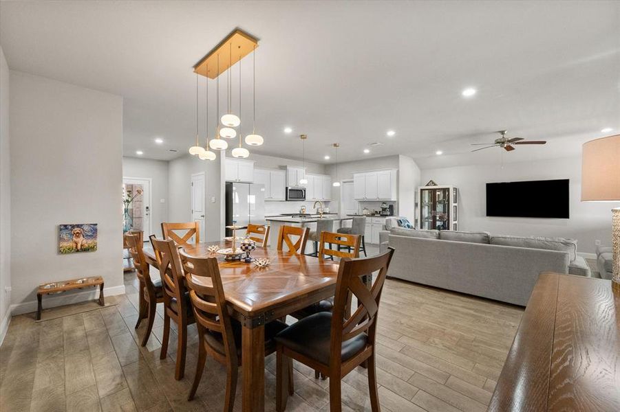 Furnished interior view inside a new home in , Cedar Hill (Image 23).