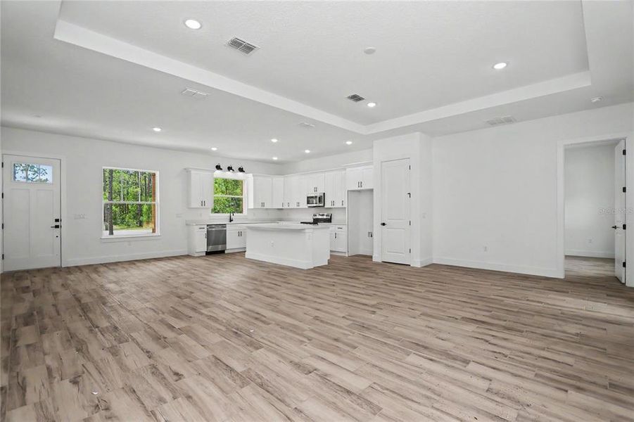Spacious, unfurnished interior of a new home in , Ocala (Image 20).