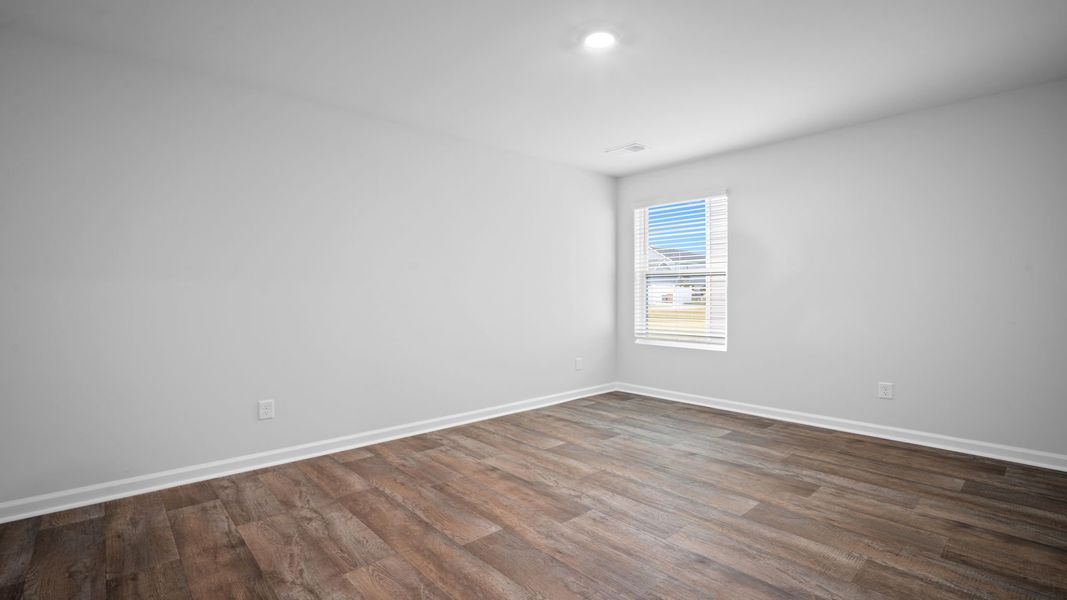 Spacious, unfurnished interior of a new home in Rice Hope, Port Wentworth (Image 21).