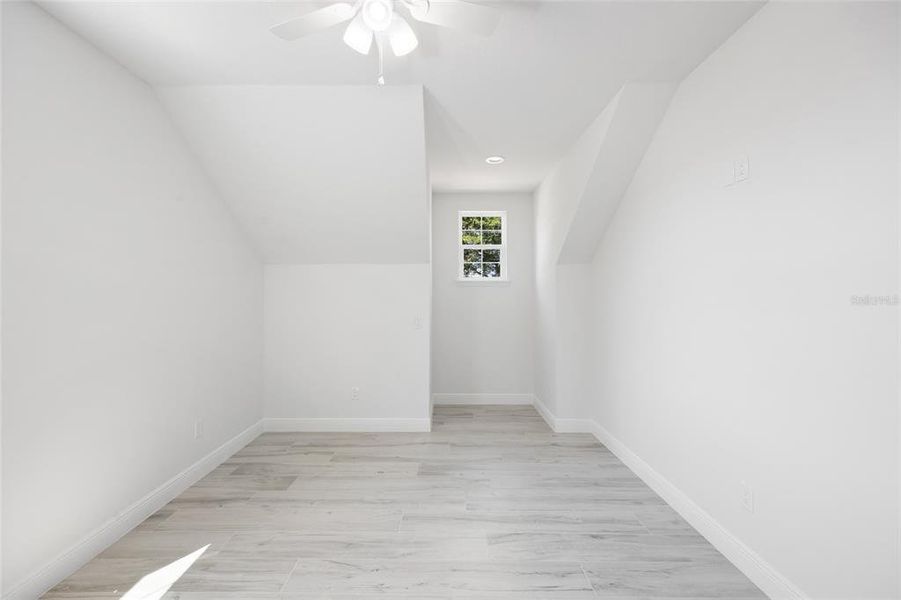 Spacious, unfurnished interior of a new home in , Plant City (Image 20).