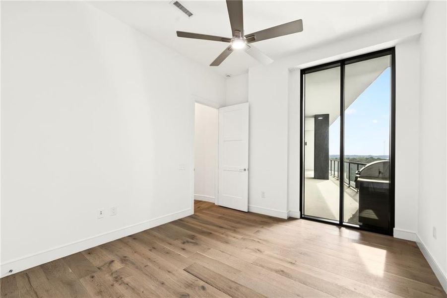 Spacious, unfurnished interior of a new home in The Dillon Buckhead, Atlanta (Image 38).