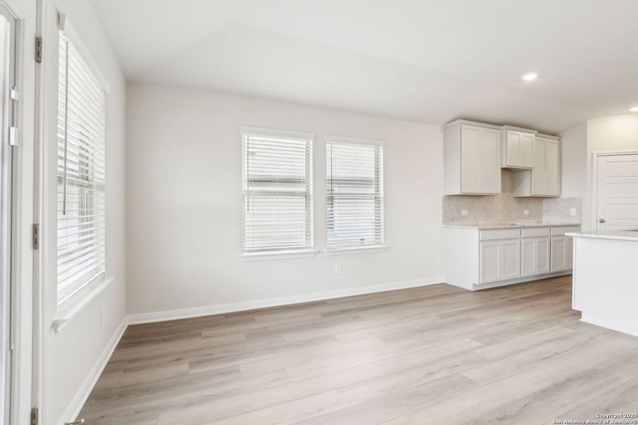 Spacious, unfurnished interior of a new home in , Cibolo (Image 23).