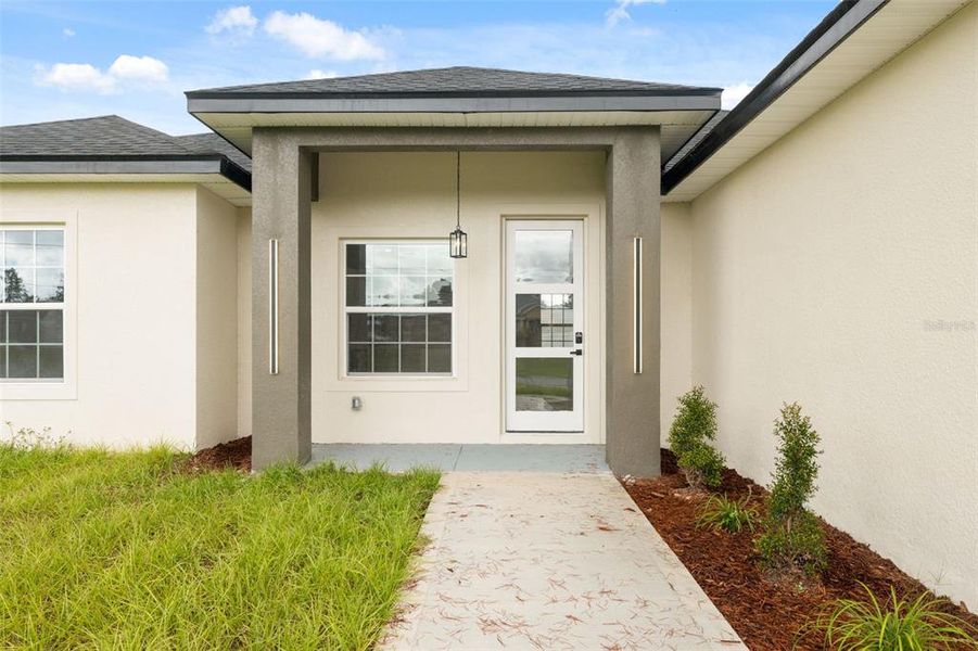 Exterior details and patio area of a home in , Ocala (Image 21).