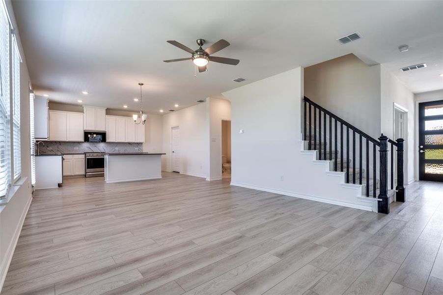 Spacious, unfurnished interior of a new home in Cottonwood Creek, Seagoville (Image 20).