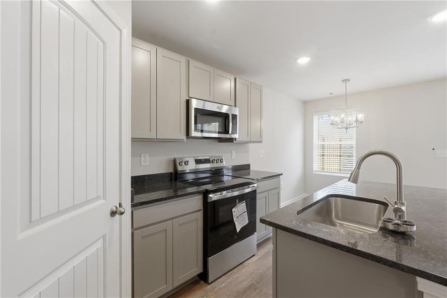 Furnished interior view inside a new home in Moss Creek, Hogansville (Image 11).