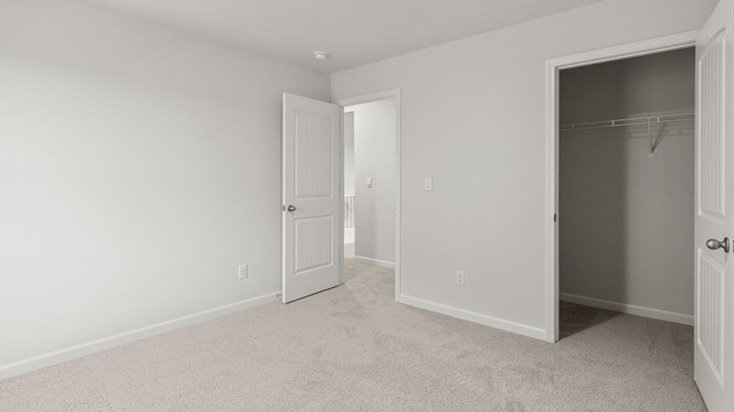 Spacious, unfurnished interior of a new home in , Dallas (Image 28).