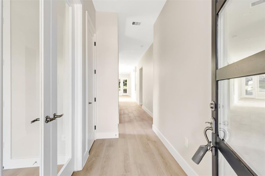 Spacious, unfurnished interior of a new home in , Conroe (Image 17).