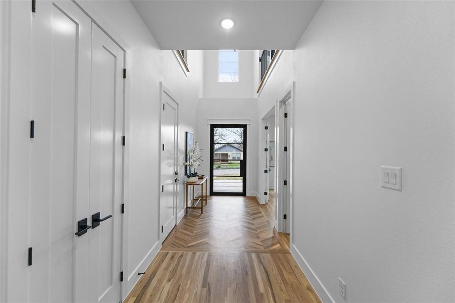 Spacious, unfurnished interior of a new home in , Dallas (Image 24).