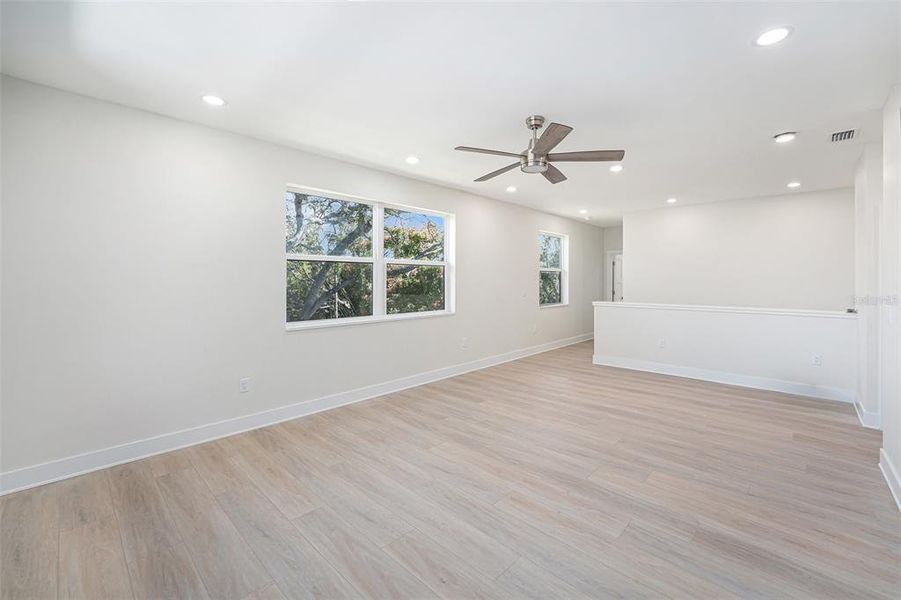Spacious, unfurnished interior of a new home in , Largo (Image 36).