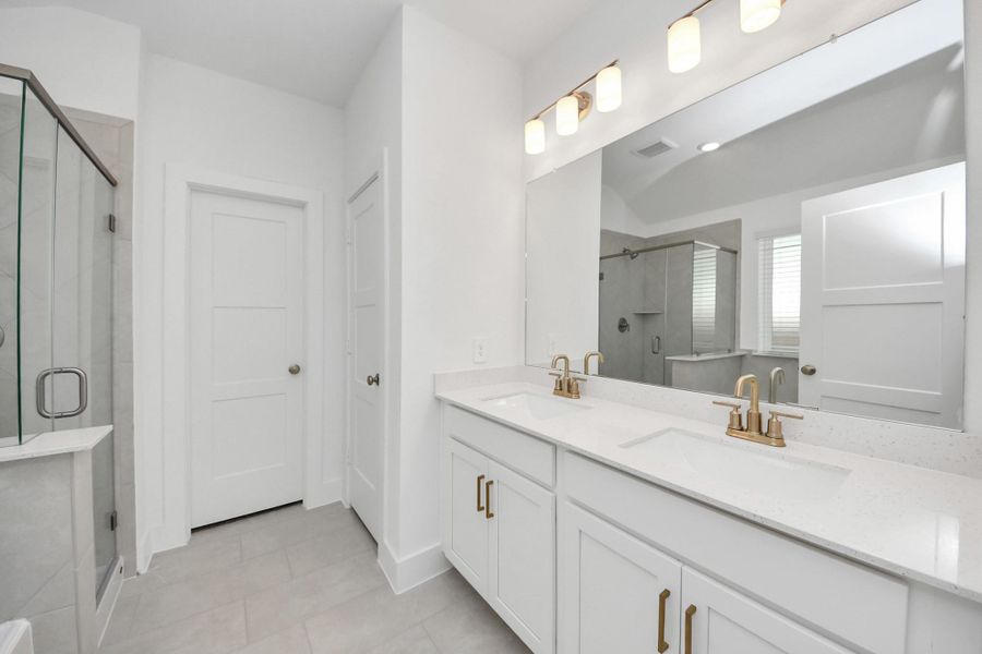 Furnished interior view inside a new home in Laurel Landing: Landmark Collection, Alvin (Image 15).