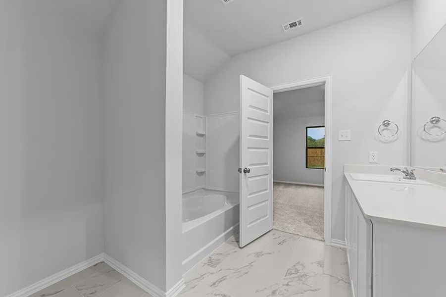 Representative furnished interior of a home built from the Knollwood by Cambridge Homes in Rolling Ridge, Van Alstyne (Image 10).