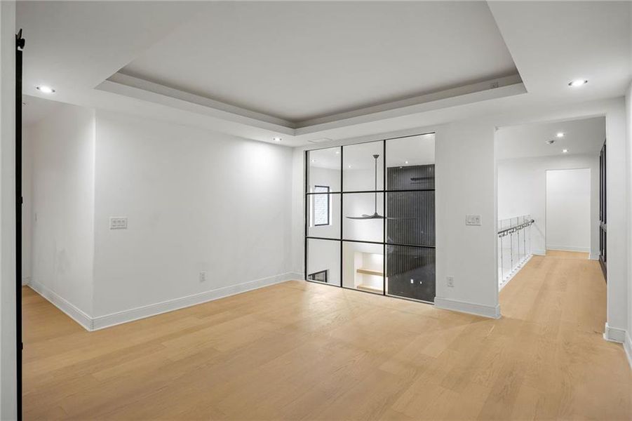 Spacious, unfurnished interior of a new home in , Alpharetta (Image 46).