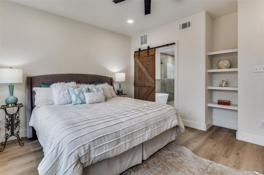 Furnished interior view inside a new home in , Dallas (Image 12).