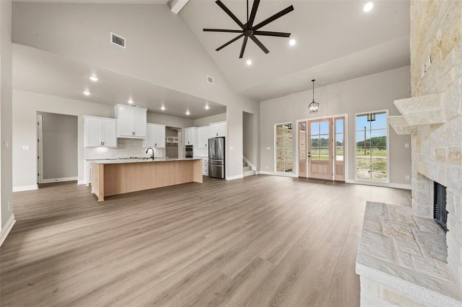 Spacious, unfurnished interior of a new home in , Gatesville (Image 27).