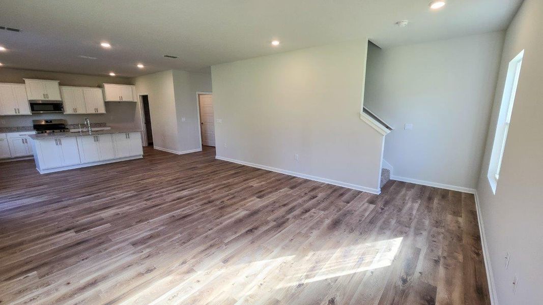 Spacious, unfurnished interior of a new home in Misting Springs, Crawfordville (Image 9).