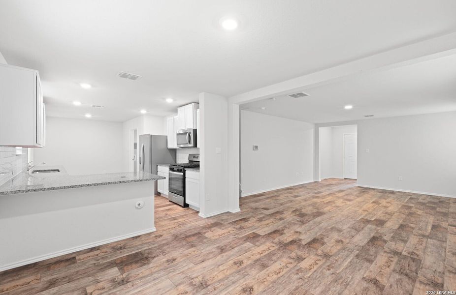Spacious, unfurnished interior of a new home in Copper Canyon, Bulverde (Image 18). Spacious, unfurnished interior of a new home in Copper Canyon, Bulverde (Image 18).