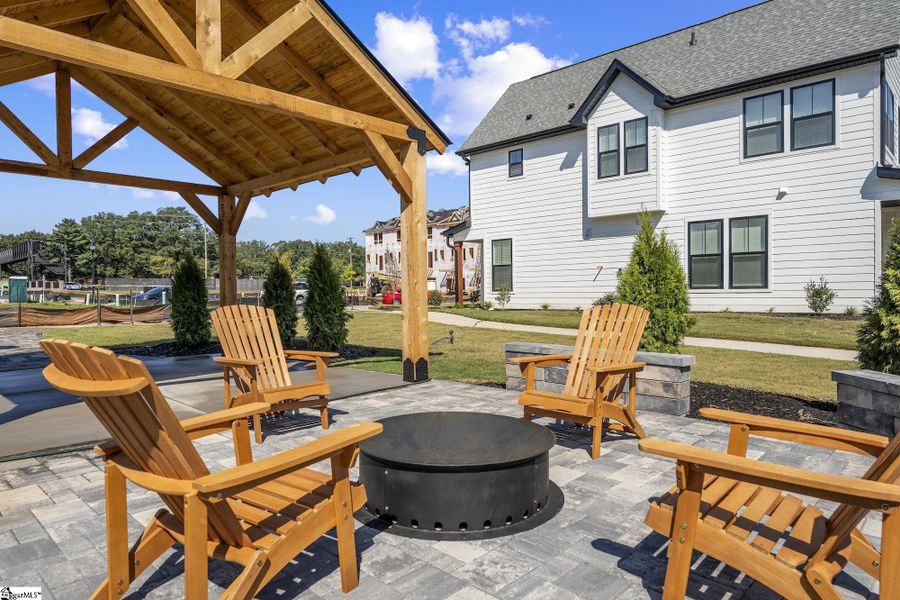 Community amenities in Renaissance Place, Greenville (Image 26).