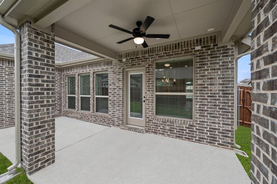 Exterior details and patio area of a home in Llano Springs, Fort Worth (Image 3).