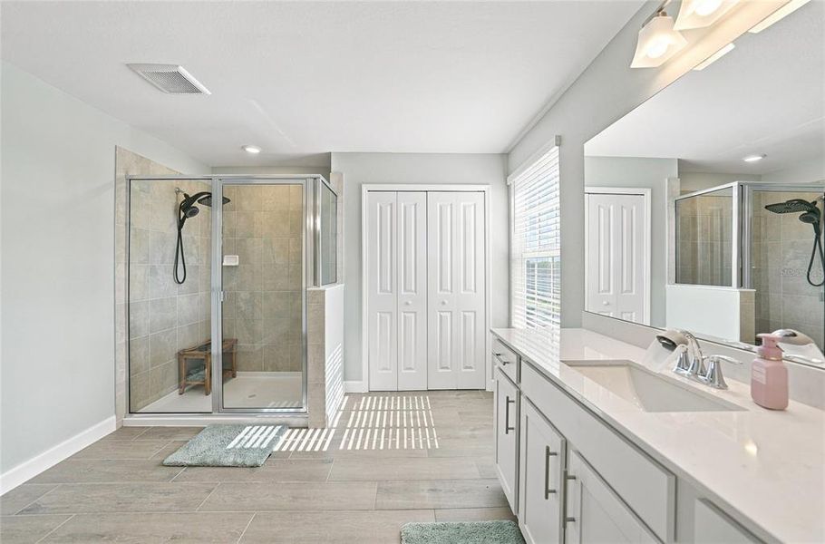 Furnished interior view inside a new home in , Punta Gorda (Image 46). Furnished interior view inside a new home in , Punta Gorda (Image 46).