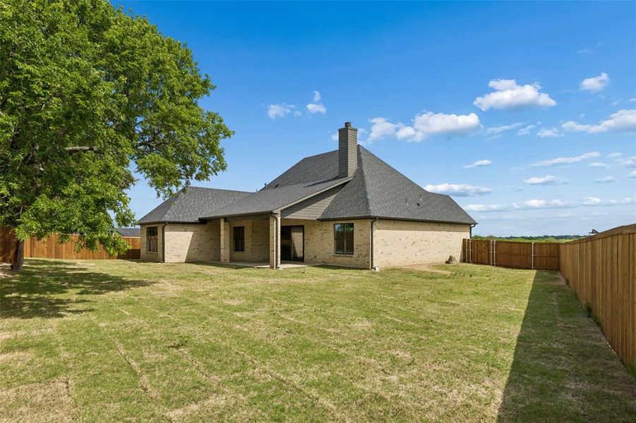Exterior details and patio area of a home in , Sherman (Image 29).