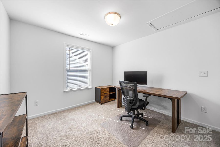 Office/flex room