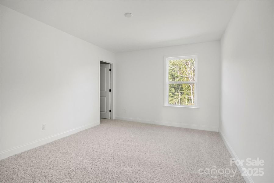 Spacious, unfurnished interior of a new home in Forest Creek, Waxhaw (Image 25).