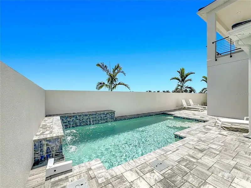 Exterior details and patio area of a home in , Bradenton (Image 27).