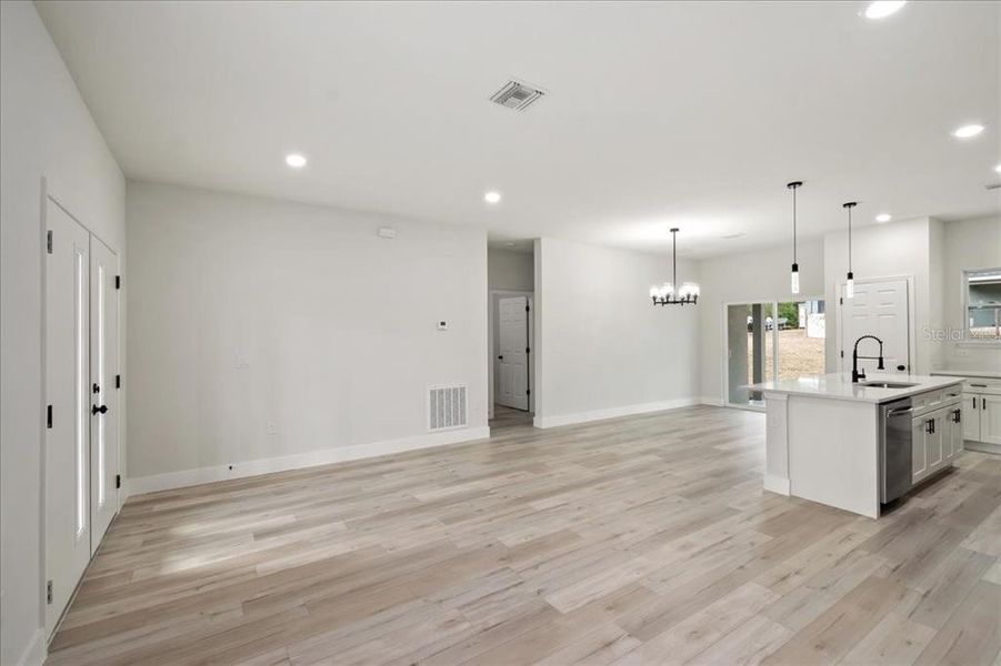 Spacious, unfurnished interior of a new home in , Citrus Springs (Image 40).