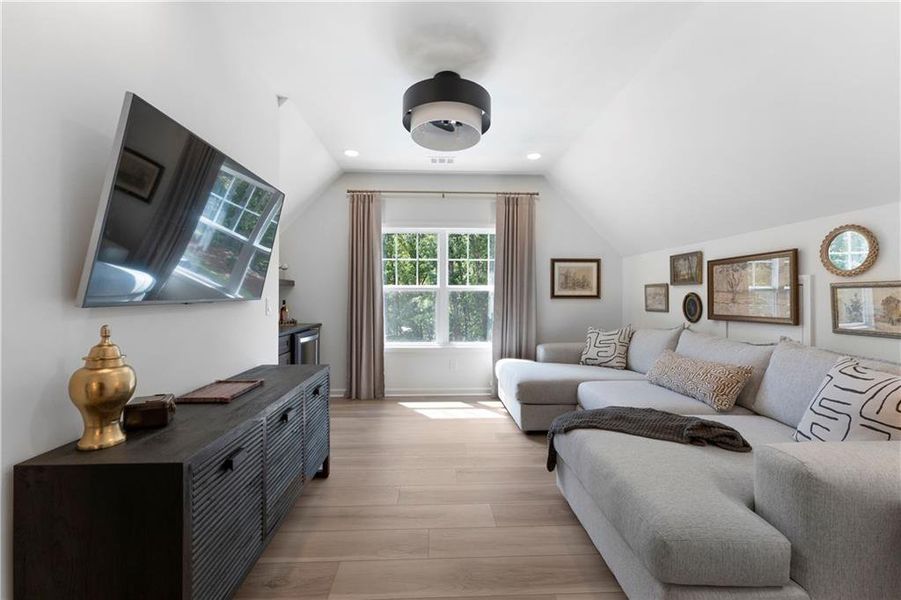 Furnished interior view inside a new home in , Waleska (Image 14).