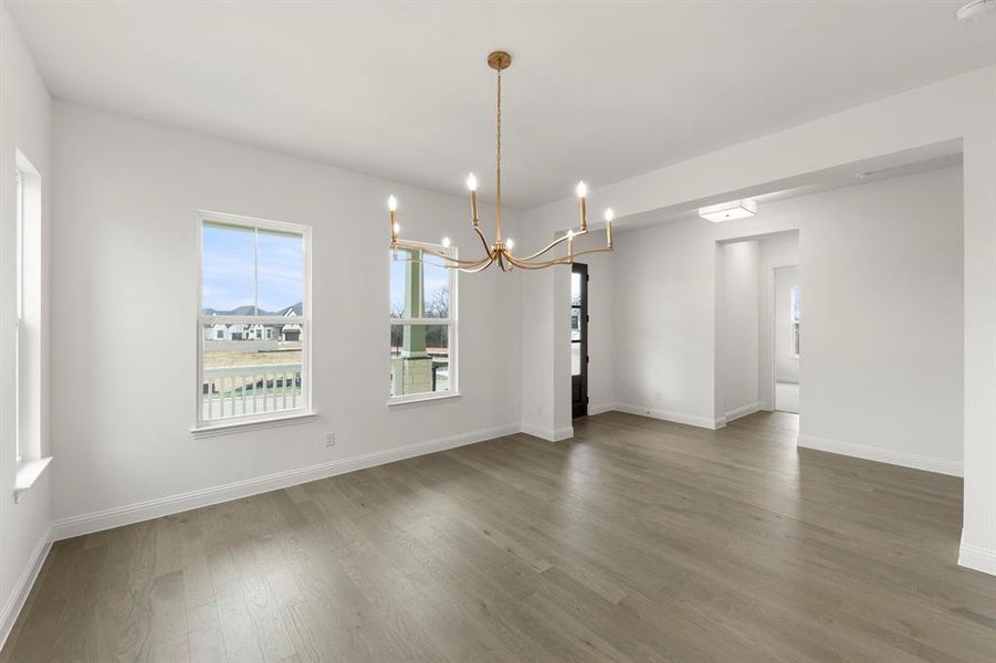 04. 3362 Andesite - Dining