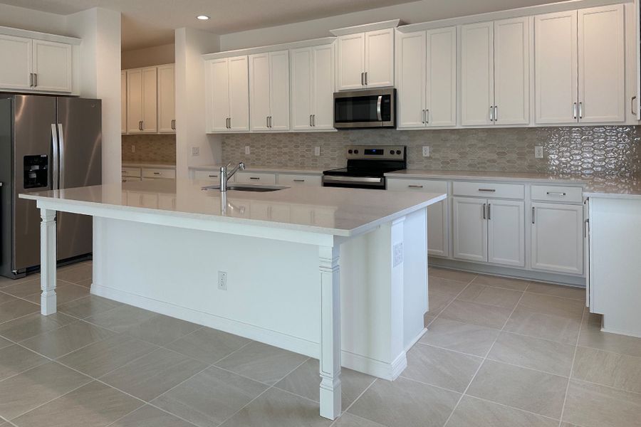 Modern Open-Concept Kitchen in Central Florida Home