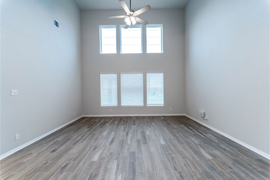 Spacious, unfurnished interior of a new home in Creekhaven, Arcola (Image 19).