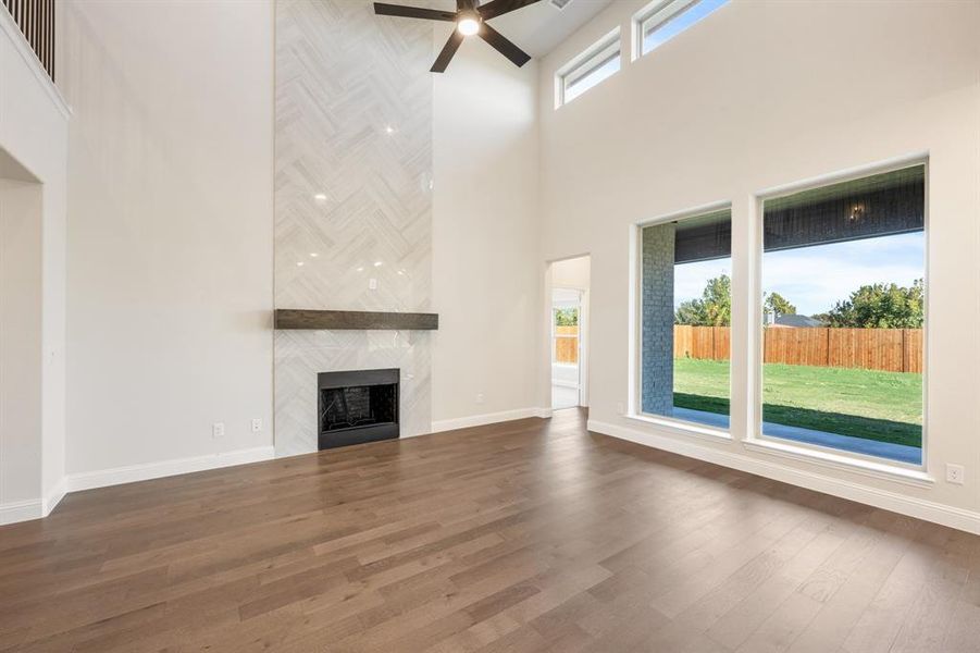 Spacious, unfurnished interior of a new home in The Retreat at North Grove 60, Waxahachie (Image 30).