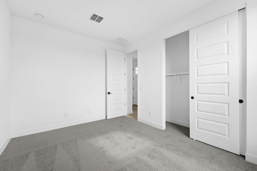 Spacious, unfurnished interior of a new home in Combs Ranch, San Tan Valley (Image 27).