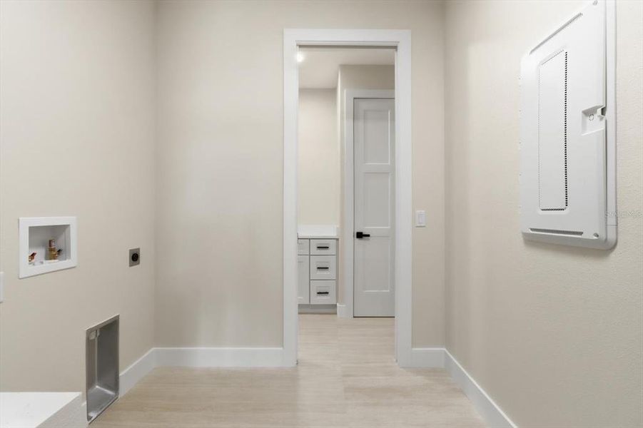 Spacious, unfurnished interior of a new home in , Dunnellon (Image 23).