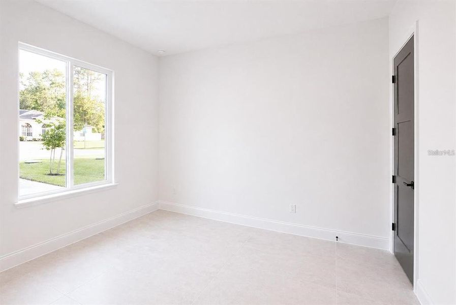 Spacious, unfurnished interior of a new home in , Palm Coast (Image 39).