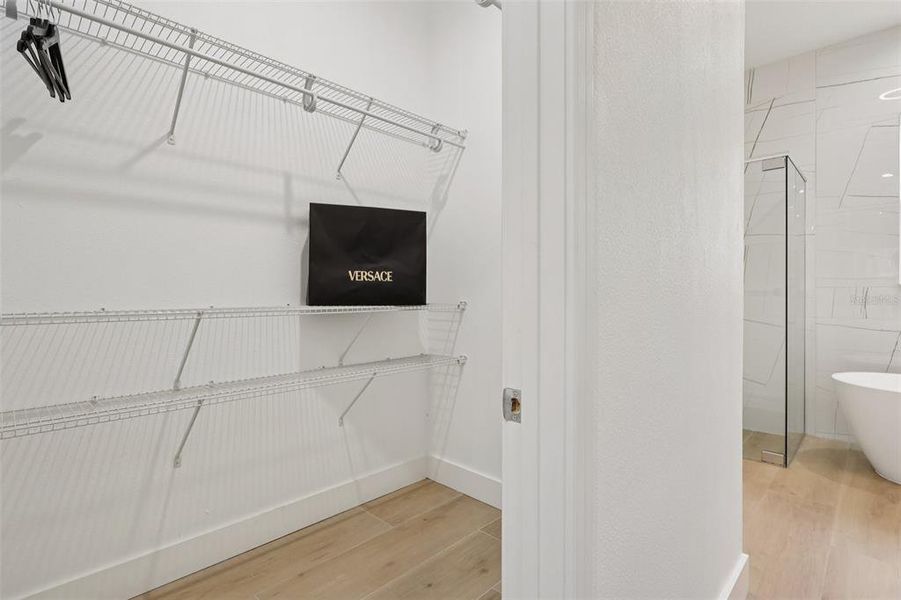 Spacious, unfurnished interior of a new home in , St. Cloud (Image 24).