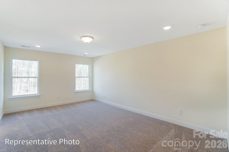 Spacious, unfurnished interior of a new home in Harrisburg Village, Harrisburg (Image 17).