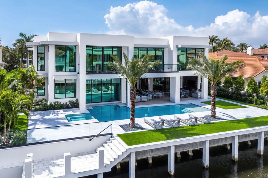 Condo located in Boca Raton, FL showcasing its design and architecture (Image 7).