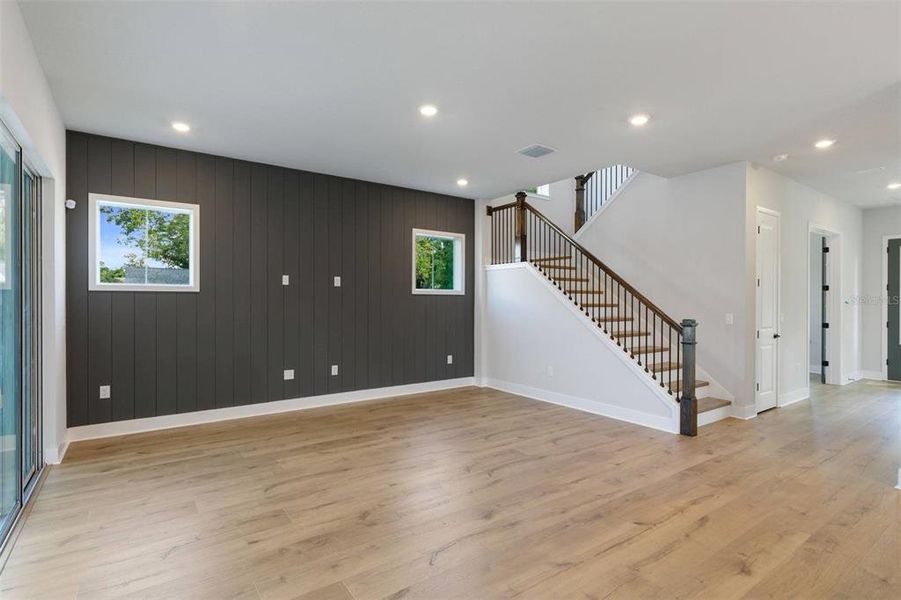 Spacious, unfurnished interior of a new home in , St. Petersburg (Image 5).