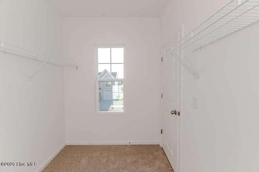 Spacious, unfurnished interior of a new home in Fords Reach, Bolivia (Image 11).