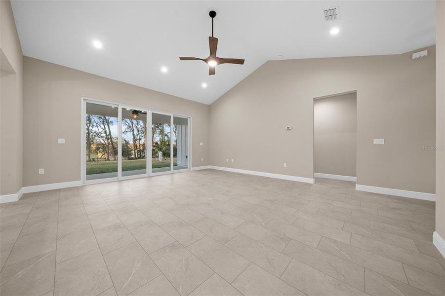 Spacious, unfurnished interior of a new home in , Ocala (Image 41).