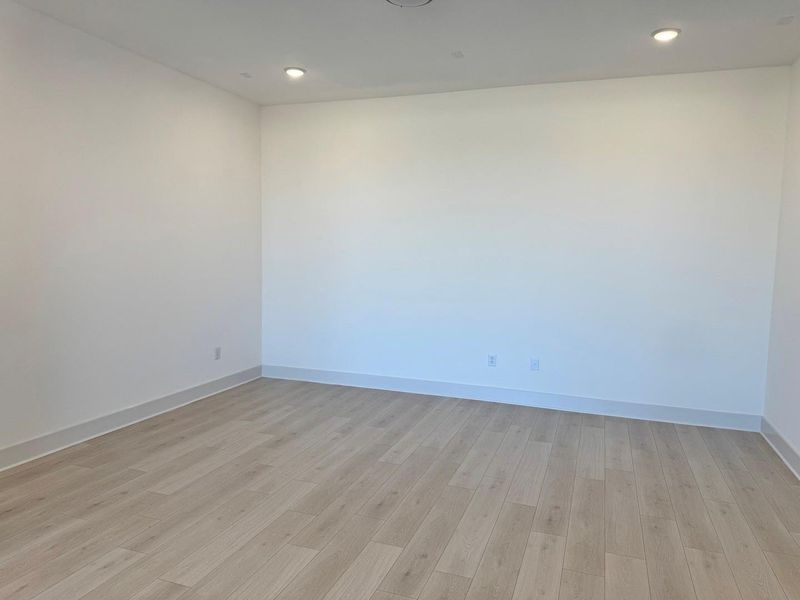 Spacious, unfurnished interior of a new home in Hilltop Ranch, Leander (Image 16). Spacious, unfurnished interior of a new home in Hilltop Ranch, Leander (Image 16).
