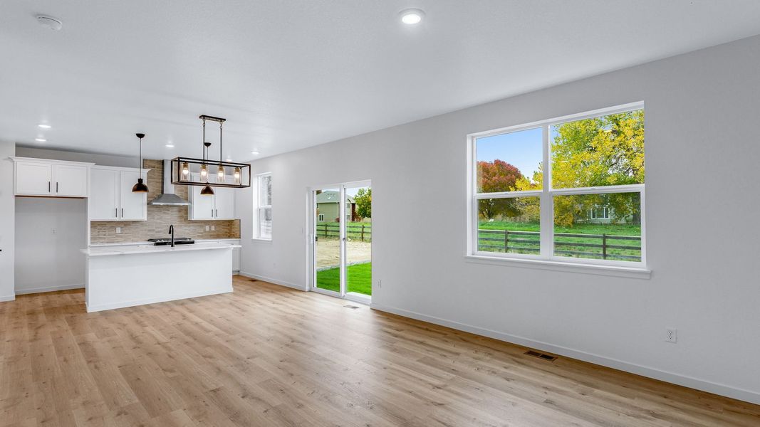 Spacious, unfurnished interior of a new home in Hansen Farm, Fort Collins (Image 13).