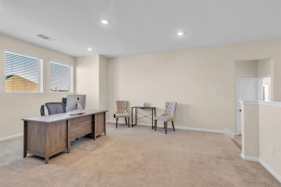 Furnished interior view inside a new home in , Baytown (Image 37).