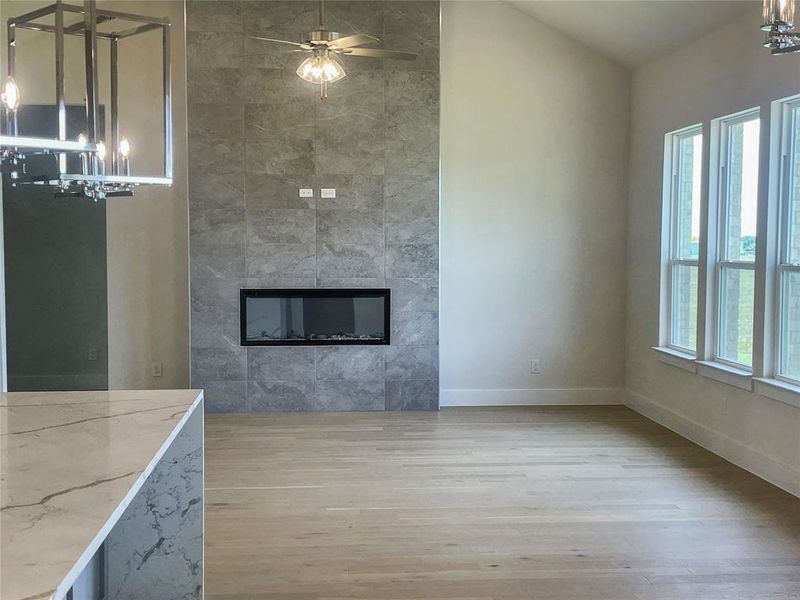 Spacious, unfurnished interior of a new home in Waterfall Ranch Estates, Waxahachie (Image 9).